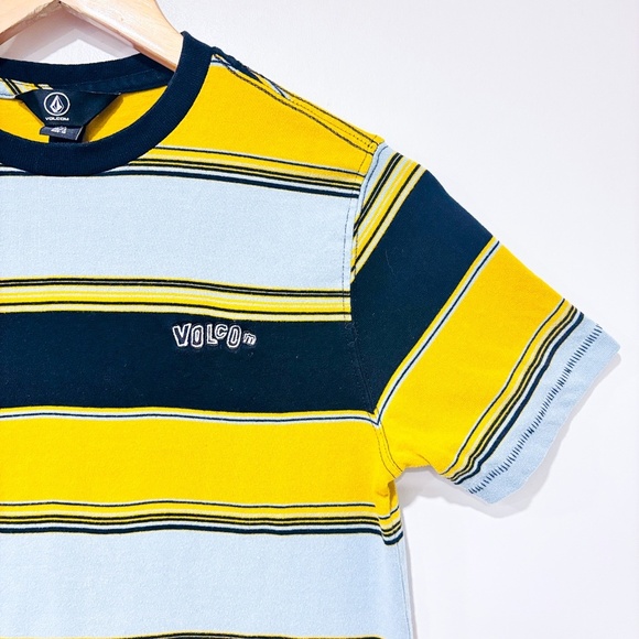 ๐5/40$๐ VOLCOM Blue & Yellow Striped T-shirt - Picture 3 of 8